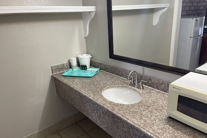 Room 16 of 21
