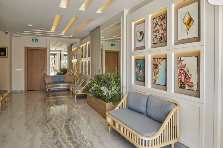 Hotel Interior 3 of 92