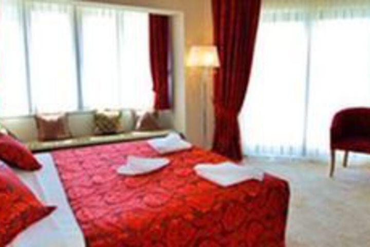 Room 4 of 15