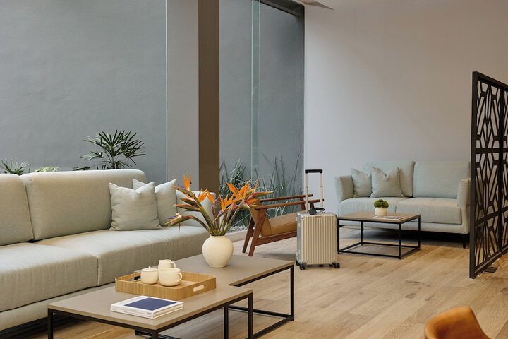 Guest Lobby