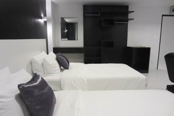 Room 26 of 63