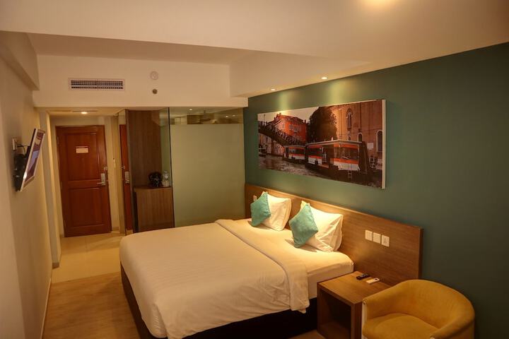 Room 22 of 103