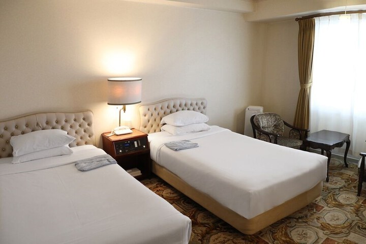 Room 9 of 44