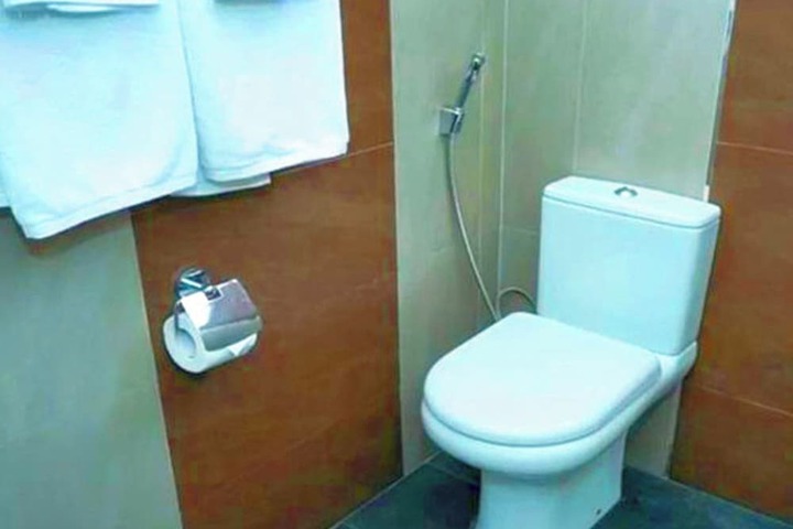 Room 15 of 22