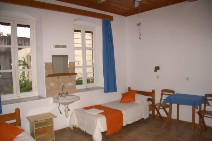 Room 20 of 31
