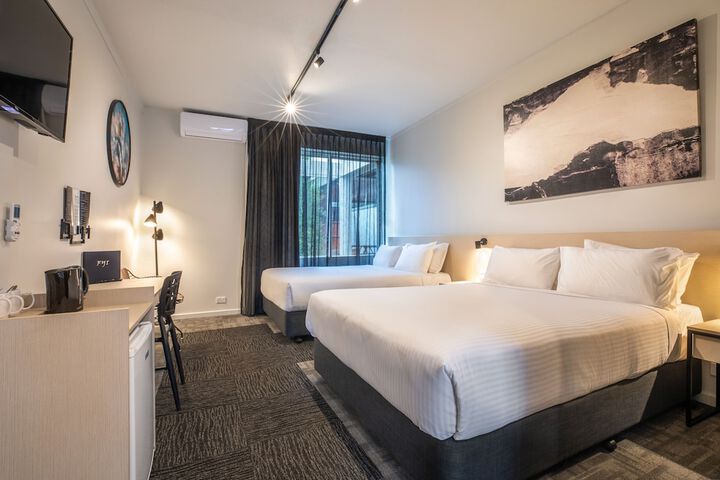 Room 6 of 36