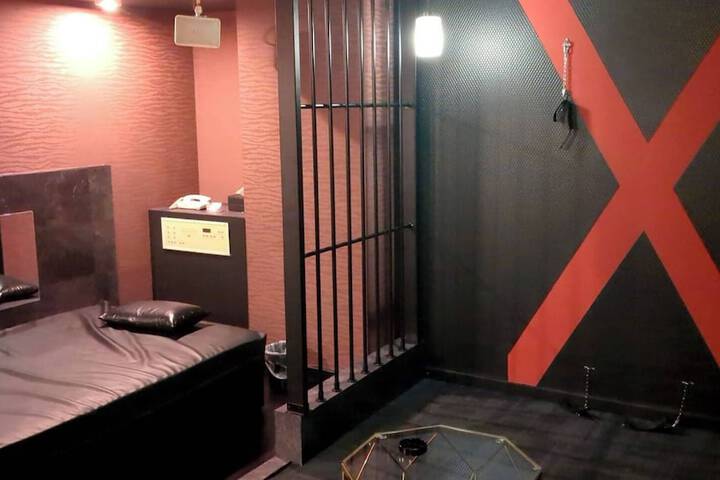 Room 2 of 22