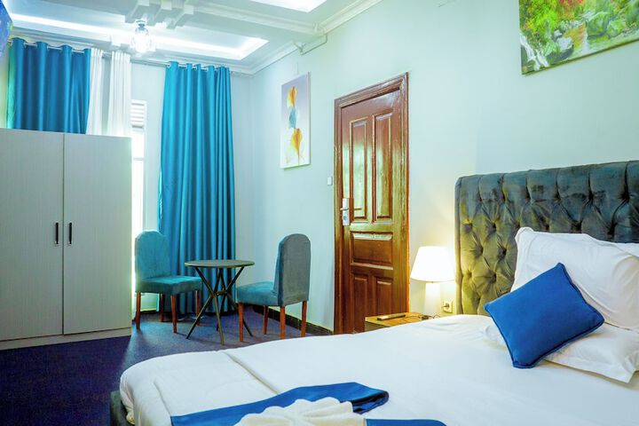 Room 19 of 42