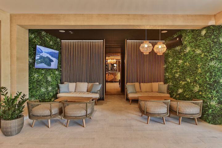 Hotel Interior 11 of 198