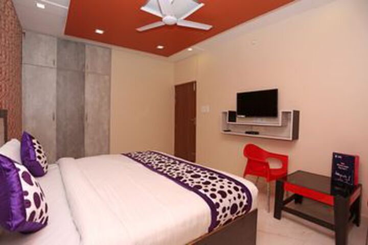 Room 10 of 24