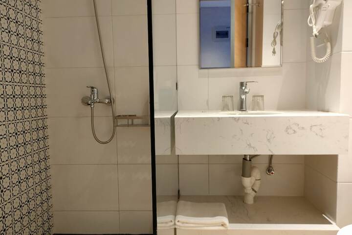 Room 92 of 149