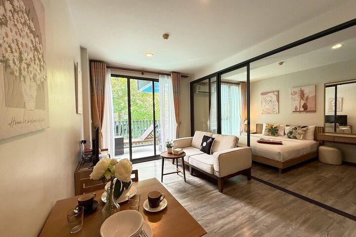 Room 4 of 107