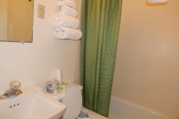 Room 52 of 102