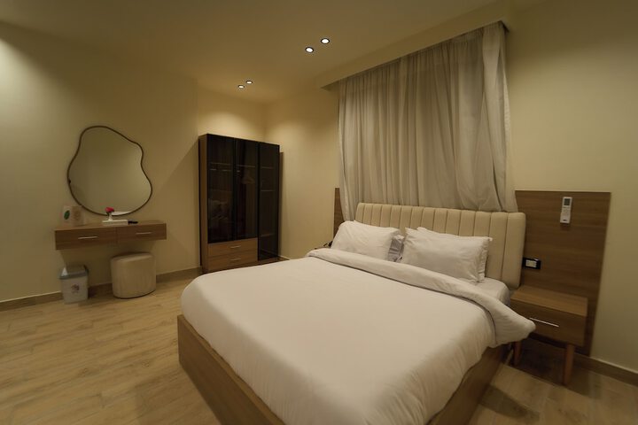 Room 56 of 174