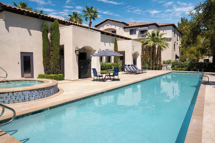 Exercise/lap pool
