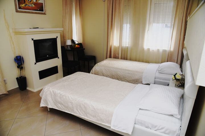 Room 9 of 67