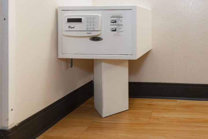 Superior King Bed (3 of 9)
