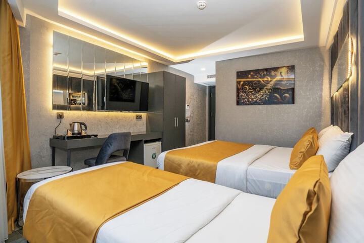 Room 4 of 24