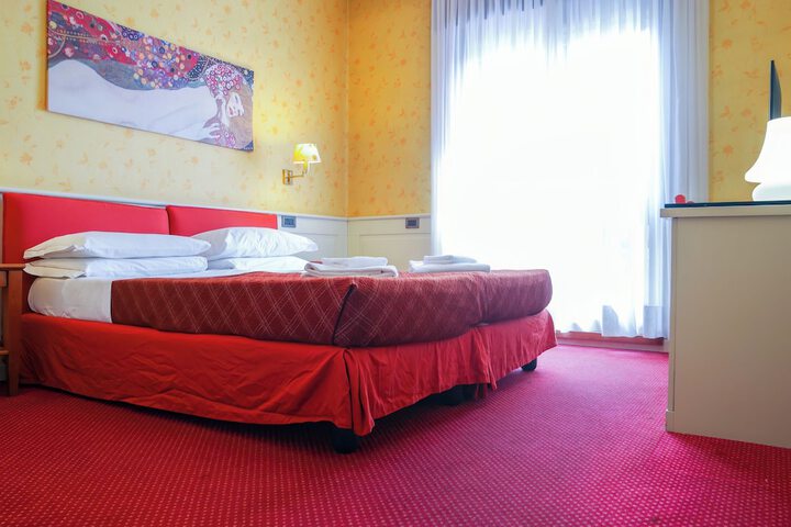 Room 6 of 50