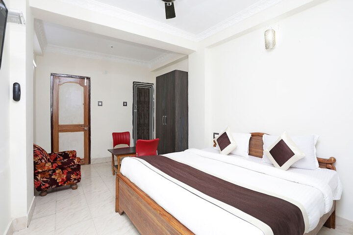Room 6 of 24