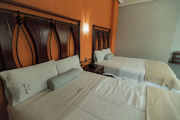 Room 45 of 102