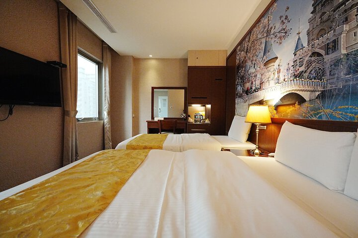 Room 7 of 61
