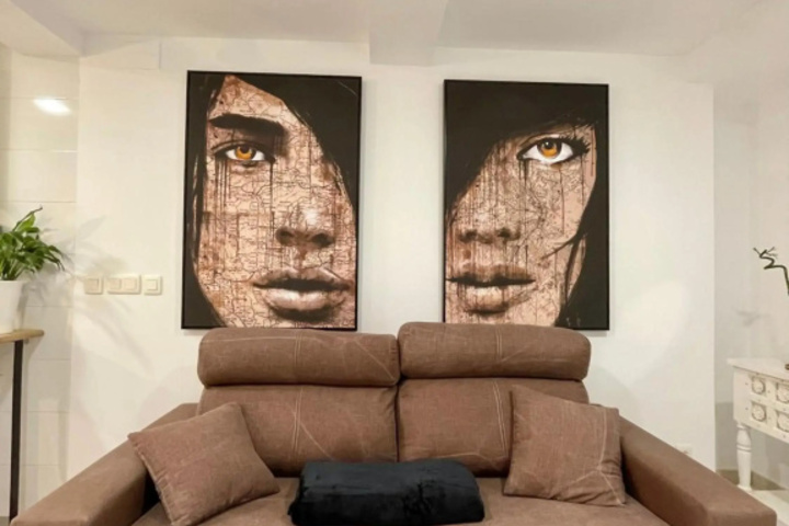 Room 2 of 12