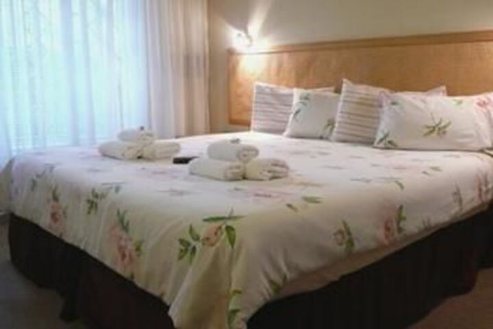 Room 5 of 17
