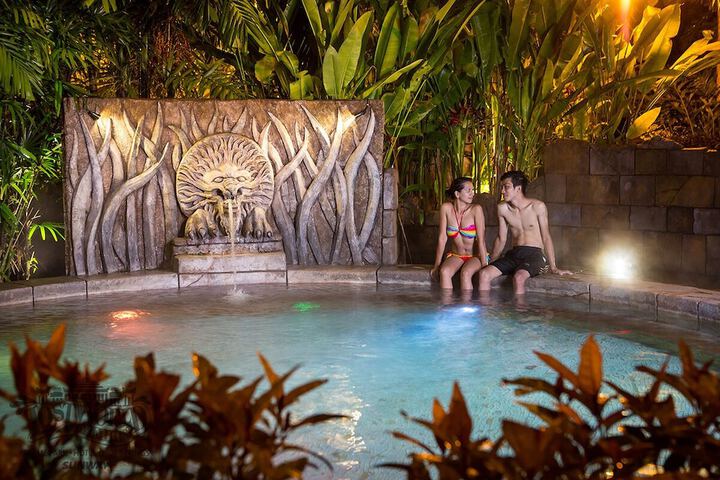 Hotel with Pool