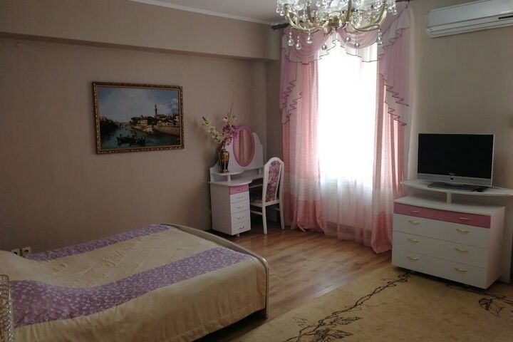 Room 9 of 31
