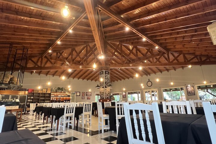 Dining 52 of 139