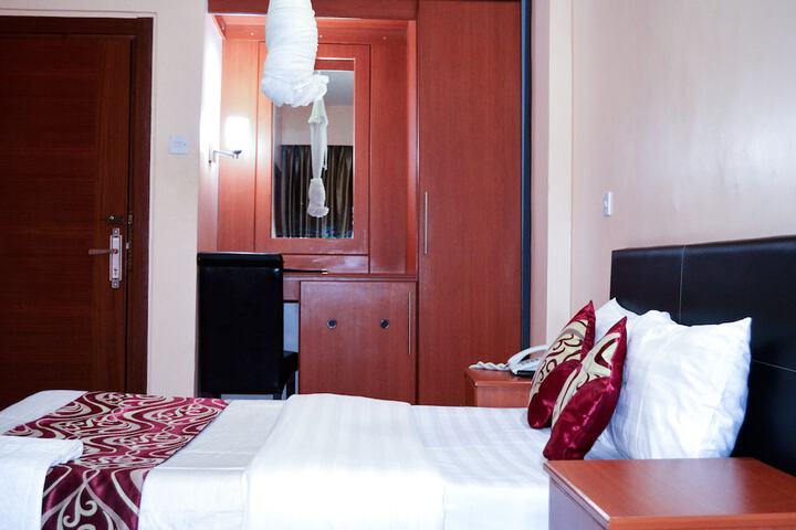 Room 12 of 52