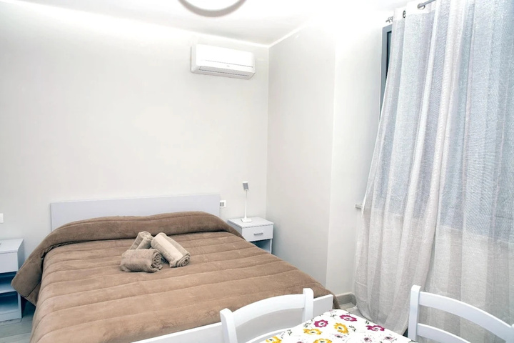 Room 2 of 15