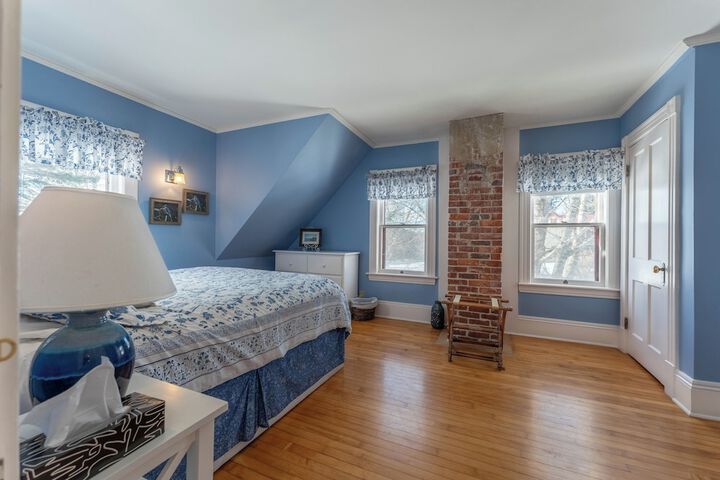 Room 19 of 268