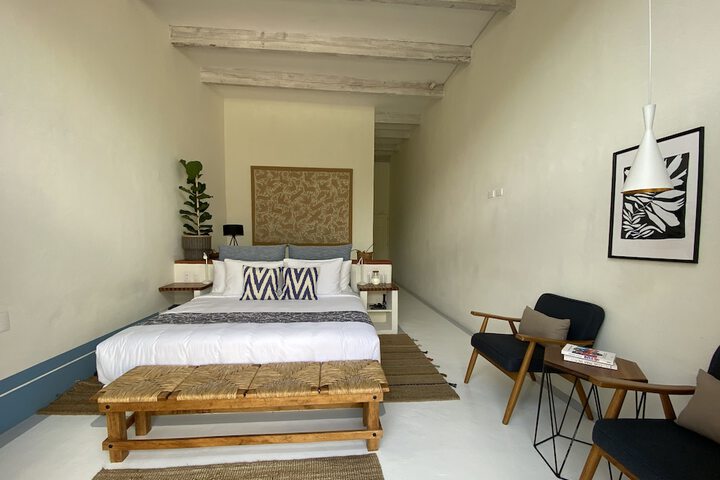 Room 11 of 144