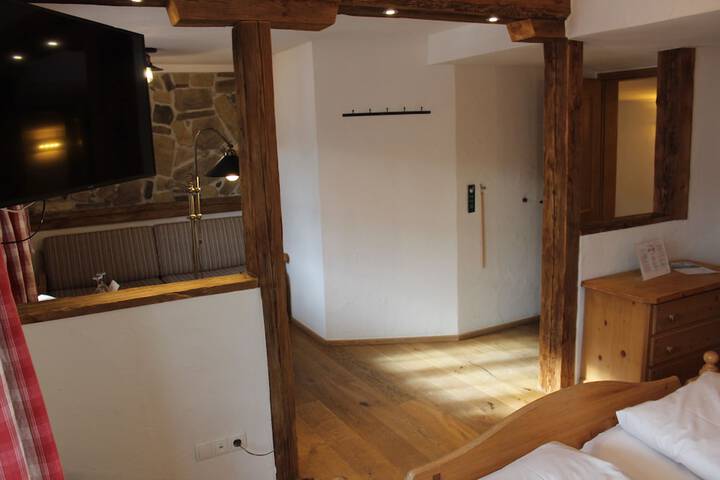 Room 11 of 46