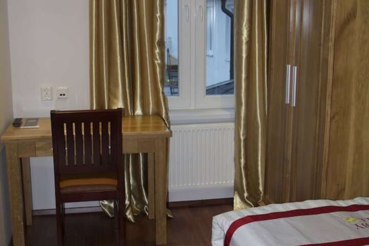 Room 6 of 39