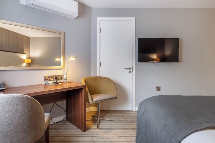 Room 29 of 151