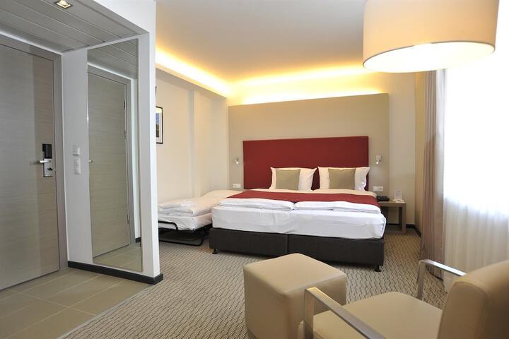 Room 9 of 45
