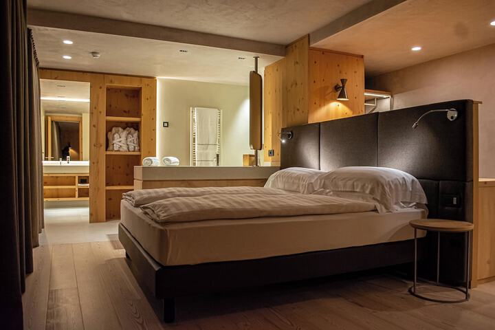 Room 28 of 51
