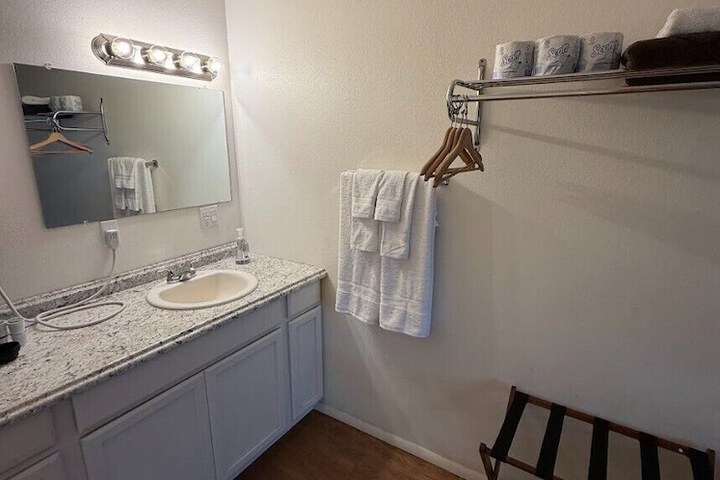 Room 10 of 29