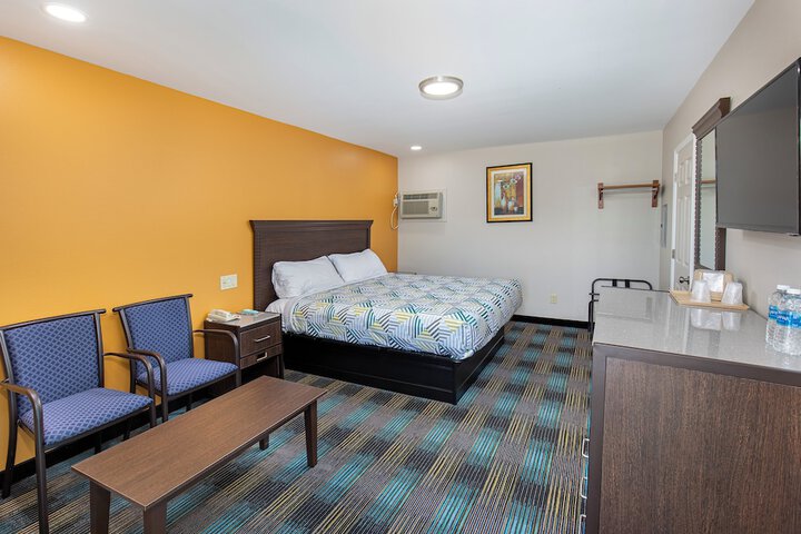 Room 3 of 16