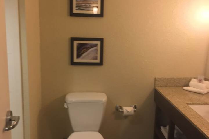 Room 33 of 59