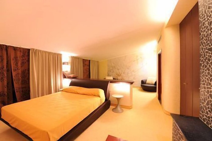 Room 20 of 98