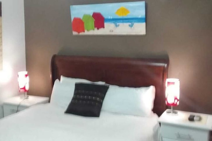 Room 25 of 38