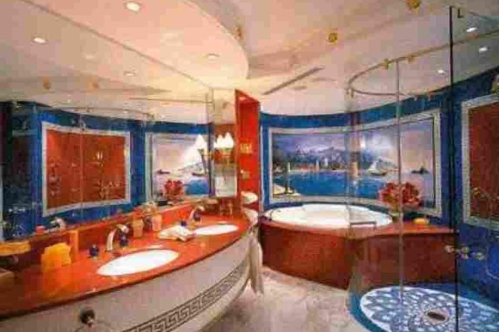 Room 8 of 35