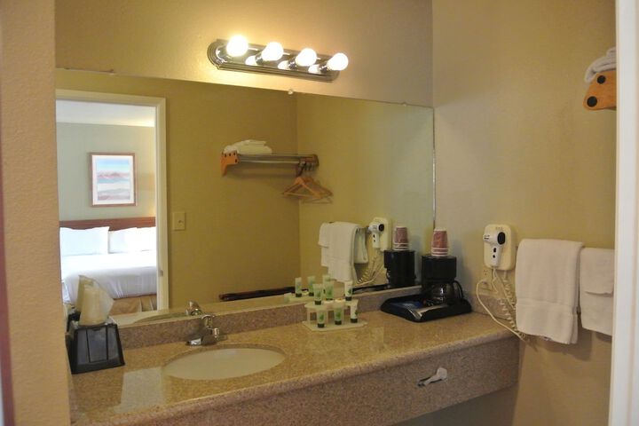 Bathroom sink