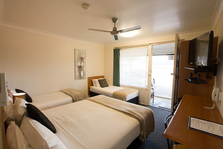Room 2 of 5