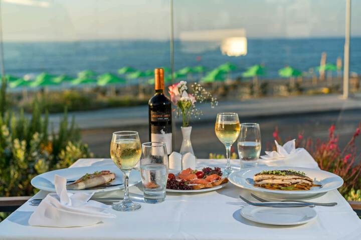 Dining 92 of 112