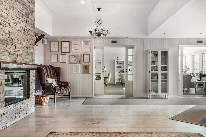 Lobby Entry